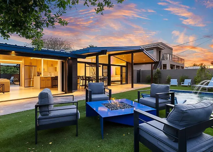 Holiday home Modern Near Old Town With Pool 4bd & Cornhole *