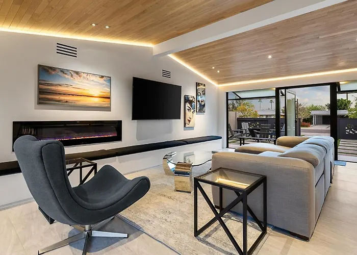 Modern Near Old Town With Pool 4bd & Cornhole *