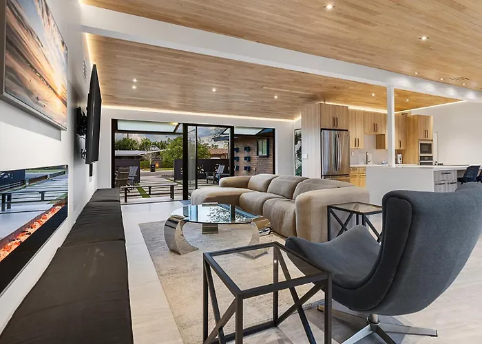 Modern Near Old Town With Pool 4bd & Cornhole * Scottsdale