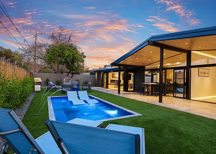 Holiday home Modern Near Old Town With Pool 4bd & Cornhole *