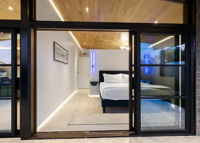 Holiday home Modern Near Old Town With Pool 4bd & Cornhole *